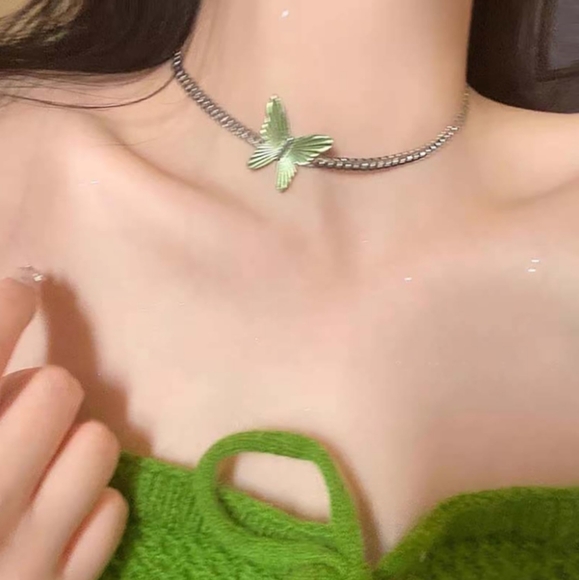 Green Butterfly Silver Adjustable Chain Choker Minimalist Butterflies Moth New - Picture 7 of 9